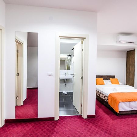 River Inn Stari Banovci Zewnętrze zdjęcie