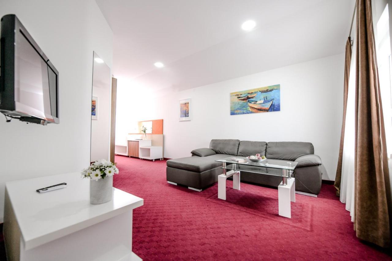 River Inn Stari Banovci Zewnętrze zdjęcie