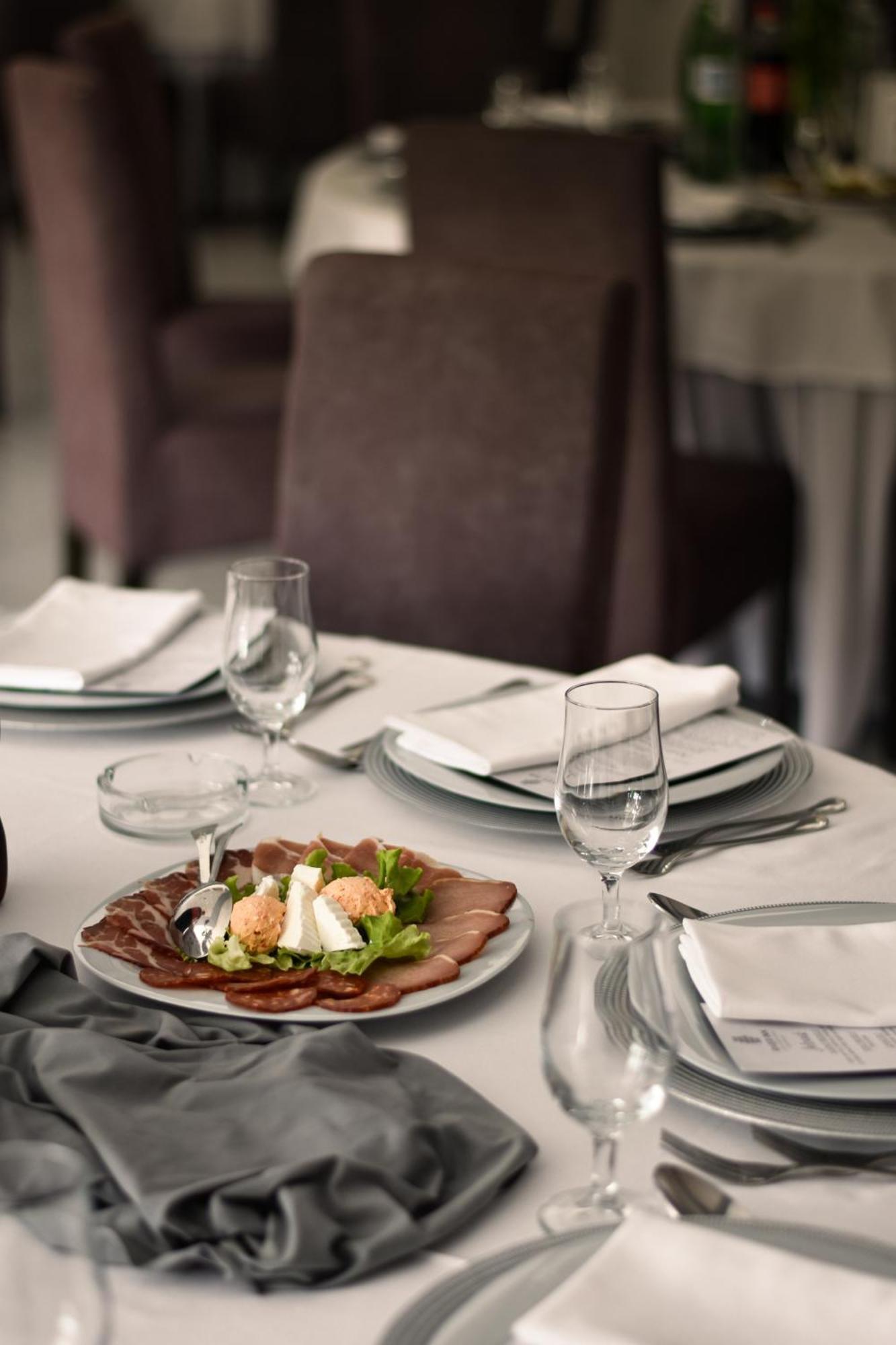 River Inn Stari Banovci Zewnętrze zdjęcie